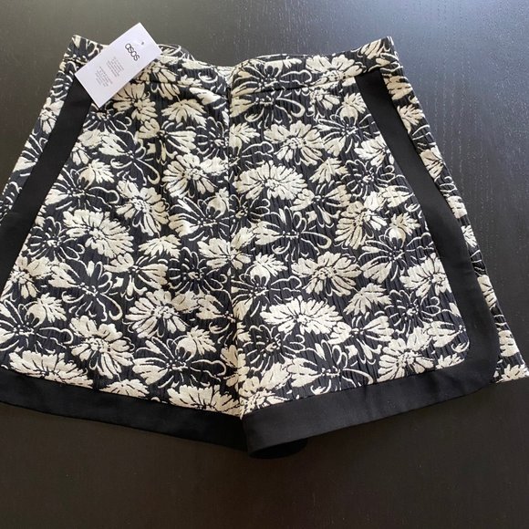 Asos - High waisted Size 2 Shorts - Picture 2 of 4